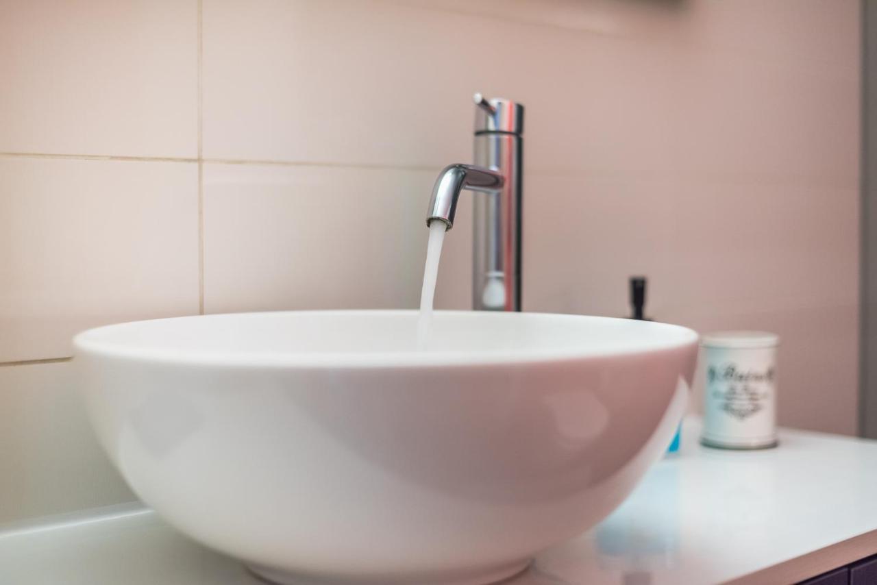 Confy Living Apartment Metaxourghio Metro Station Атина Екстериор снимка