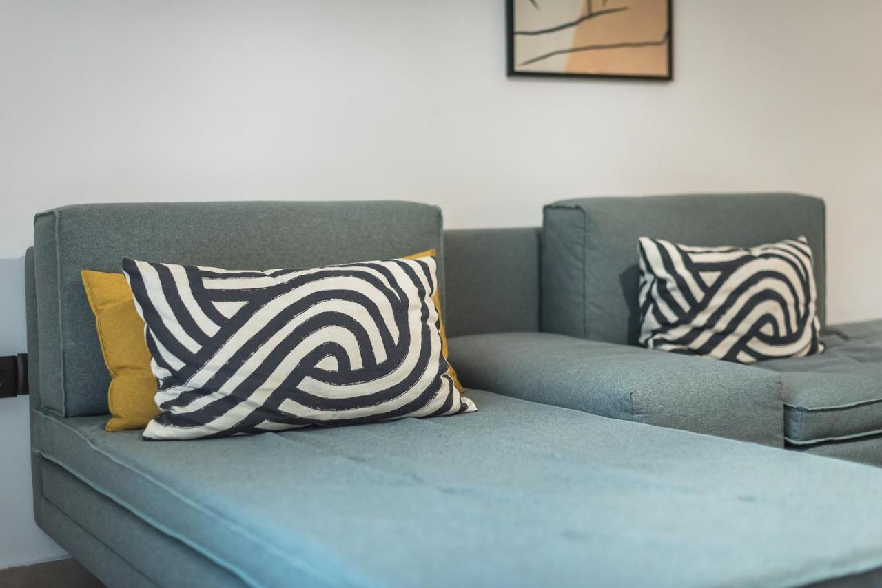 Confy Living Apartment Metaxourghio Metro Station Атина Екстериор снимка