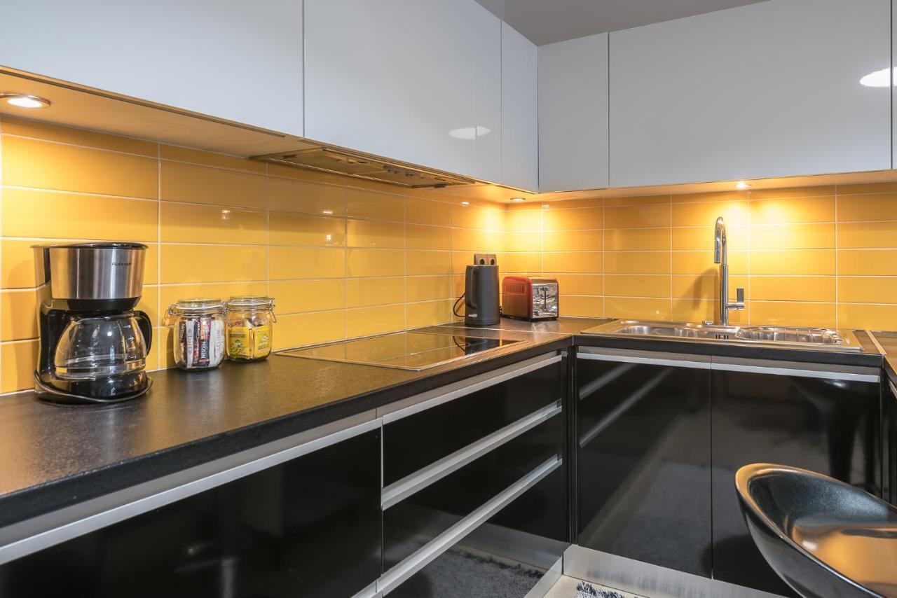 Confy Living Apartment Metaxourghio Metro Station Атина Екстериор снимка