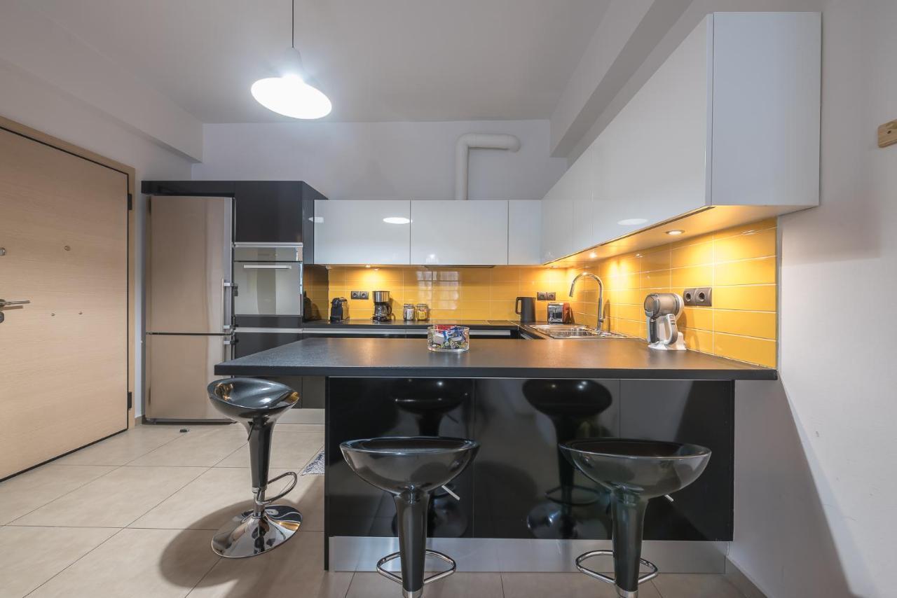 Confy Living Apartment Metaxourghio Metro Station Атина Екстериор снимка